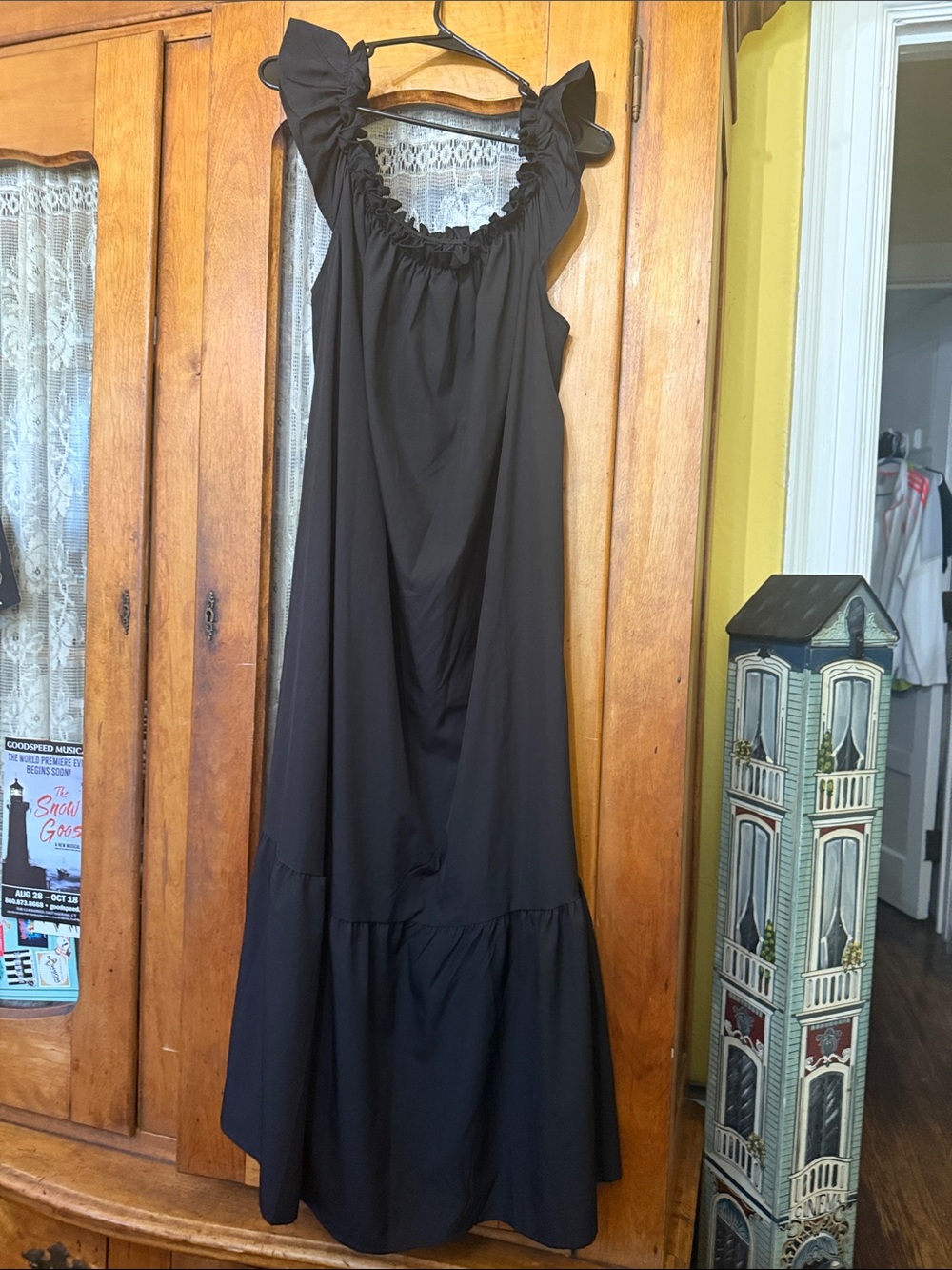 Black Ruffle-Shoulder Maxi Dress - Elegant Everyday Style